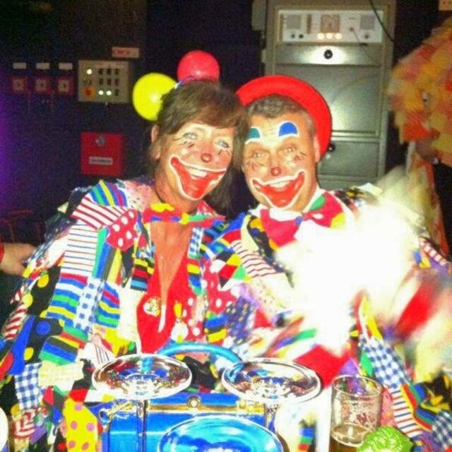 Vera und Holger Höbusch aus Kürten erinnern sich gerne an die Sitzung der Schlader Botze zurück - ein großer Clown-Spaß. | Foto: Höbusch