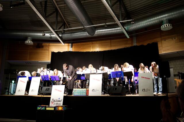 Die Big-Band der Musikschule La Musica; Ein großer Dank ans Publikum | Foto: Paula Grimmert
