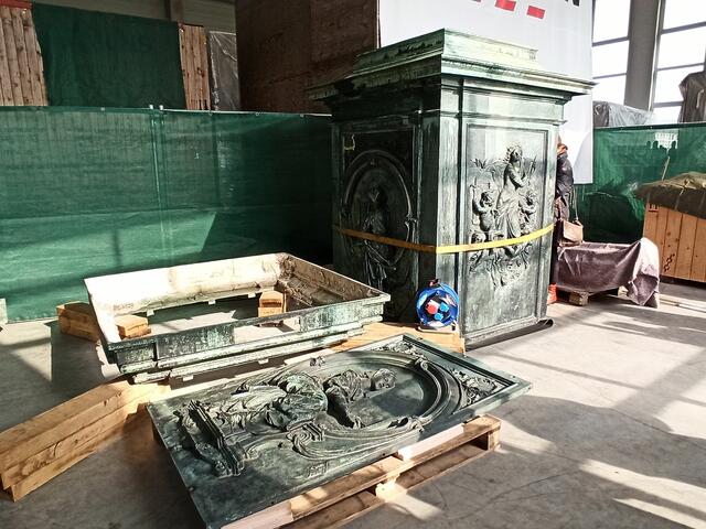 Die frisch sanierten Einzelteile warten darauf, wieder zusammengesetzt zu werden | Foto: fes