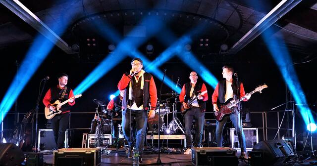 Gaben mächtig Gas auf der Bühne. Die Band Karnevallica aus Flittard.  | Foto: © Dirk Conrads