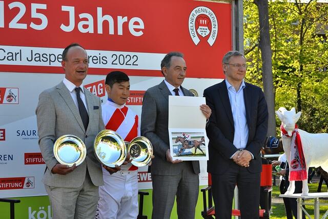 Siegerehrung für "Dato" und Team | Foto: Horst Nauen