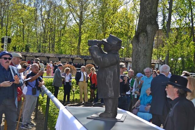 Die Statue zu Ehren von Hein Bollow | Foto: Horst Nauen