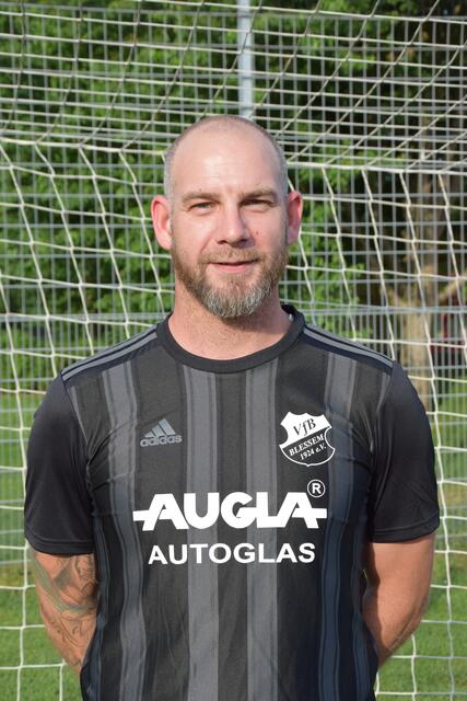 Alex Statz (39) – „Auch wenn er ab und zu dazu neigt, die Lufthansa abzuschießen, immer ein sicherer Torjäger im zweistelligen Bereich“, lobt Coach Jenniges und fügt schmunzelnd hinzu, „aber mit Potenzial für mehr in der Saison 2022/2023!“  | Foto: Volker Düster