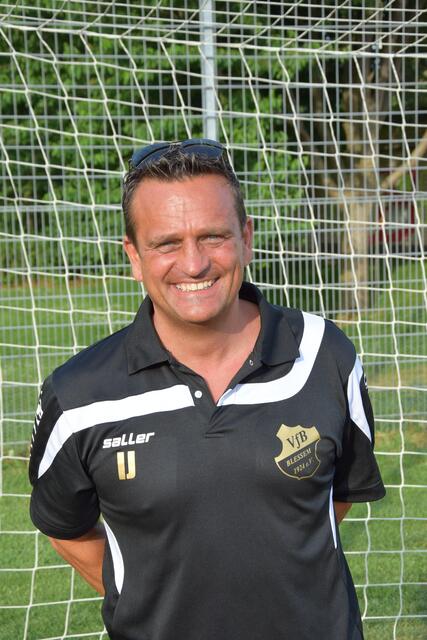 Ilja Jenniges  (51) - Als Spieler die "Grätsche", zugleich auch noch Trainer, „Trikotmann“, „Präsident“ – alles rund um das Team in einer Person. Er freut sich darauf, organisatorisch in der kommenden Saison kürzer zu treten, „dann kann ich mich wieder mehr dem Kicken selbst widmen.“ | Foto: Volker Düster