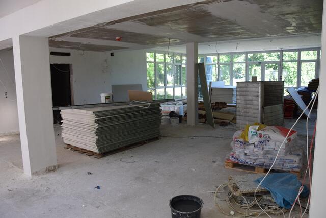 Denn auch im Altenheim wurden der Keller und das Erdgeschoss überflutet, was viele Schäden zur Folge hatte - auch im Cafeteria-Bereich. | Foto: Düster
