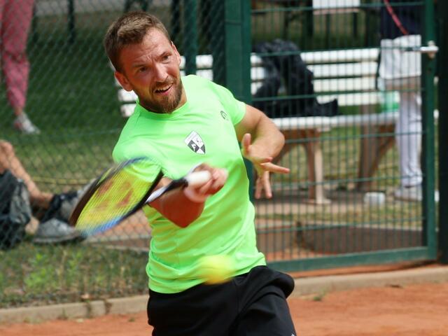 Der Pole Szymon Wolkow spielte in der Partie beim SSC Berlin an Position sechs und holte an diesem Tag den wichtigen ersten Einzelpunkt für die Brühler. | Foto: THC Brühl / Cornelia Breidohr