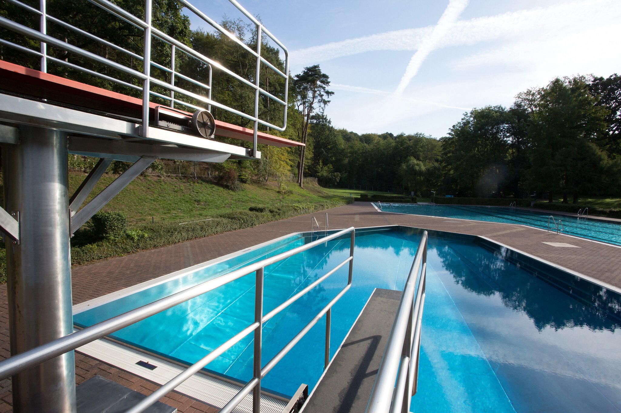 Schwimmbäder leisten Beitrag zum Energiesparen: Temperaturen senken ...