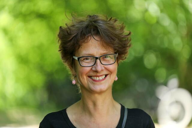 Eva Richter arbeitet an der Schnittstelle zwischen jenen, die ein Ehrenamt suchen, und jenen, die dieses anbieten. Foto: Robert Scheuermeyer