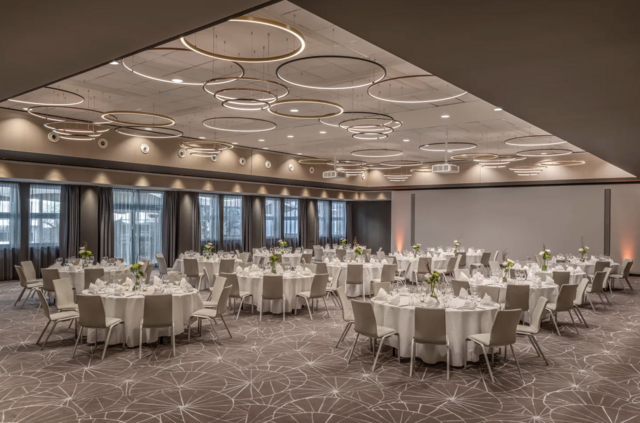 Die Mannschaften werden ihre Mahlzeiten im abgetrennten Ballraum zu sich nehmen. Ein 24-Stunden-Zimmer-Service steht zudem bereit. | Foto: Marriott