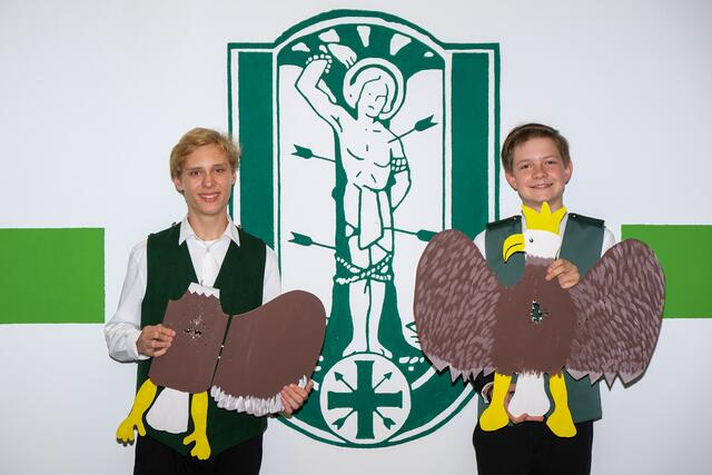 Jungschützenprinz Simon Hochstein (l.) und Schülerprinz Sebastian Dräger (r.). Foto: Jürgen Sieg