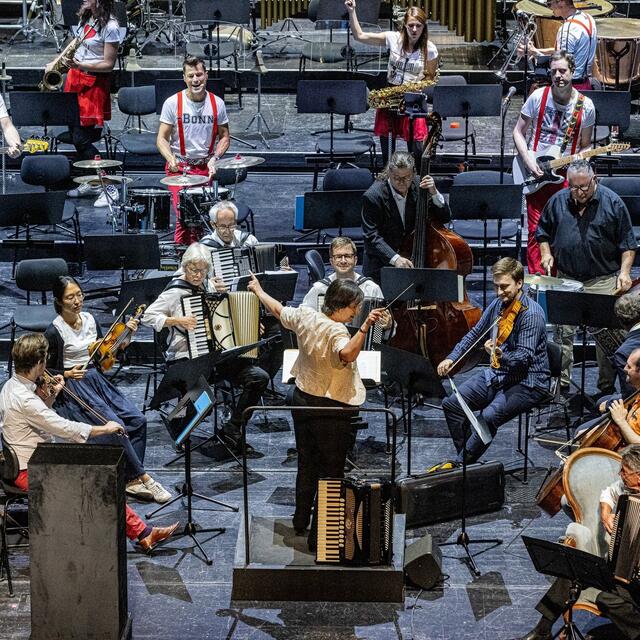 Der Kern des Orchesters bei "Bella Ciao" - bis zum musikalischen Chaos | Foto: Meike Böschemeyer
