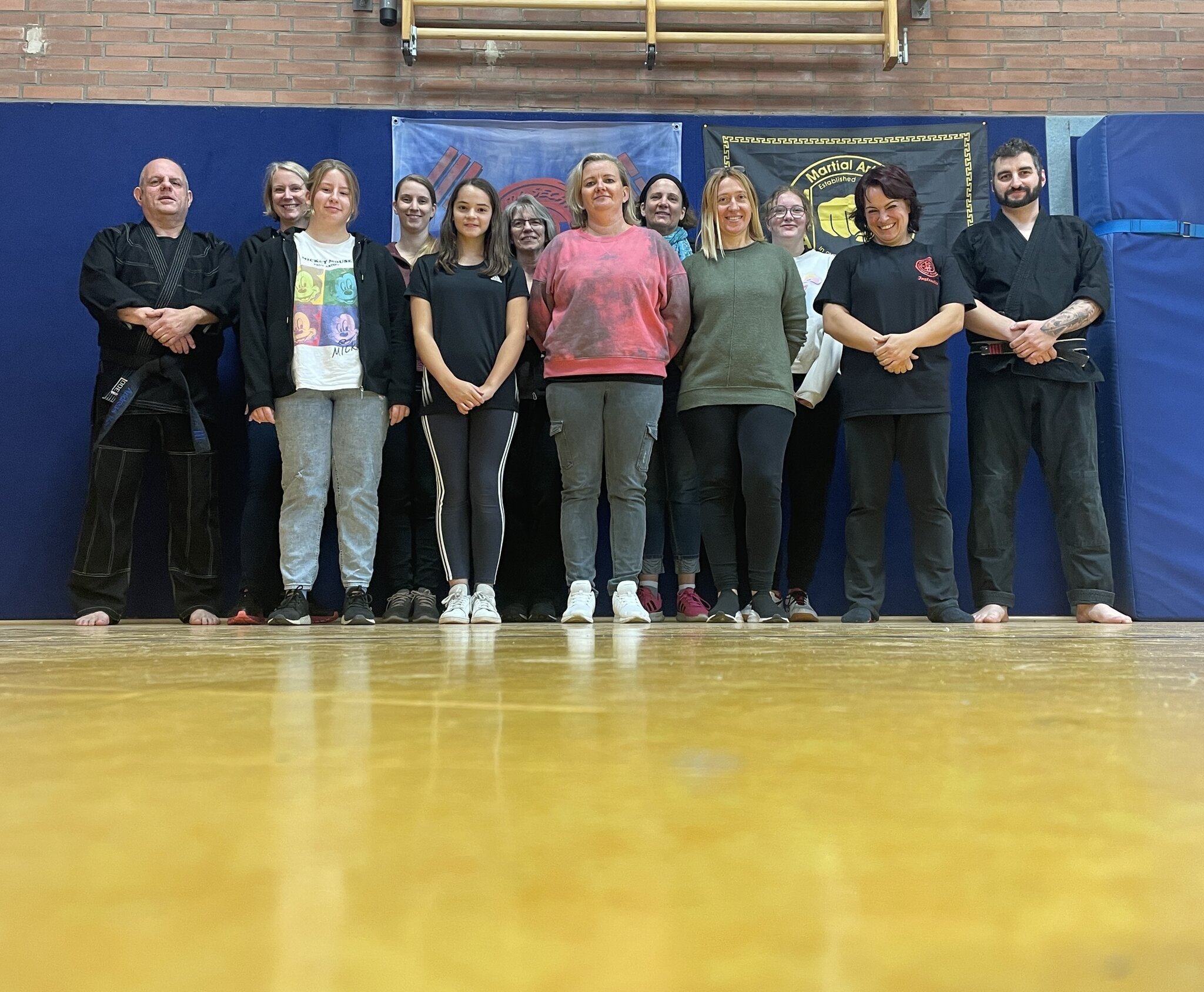 Titan Notfallpfeife 120dB - Ultraleichte Selbstverteidigung Für Frauen & Outdoor