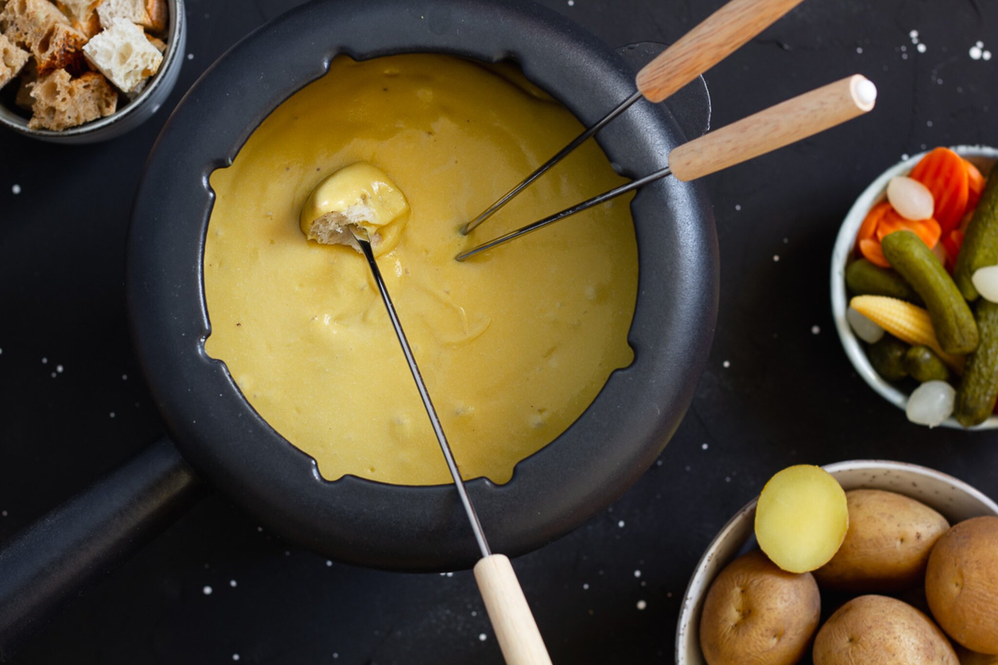 Ein absoluter Klassiker: Veganes Käsefondue - Ehrenfeld Ein absoluter Klassiker: Veganes Käsefondue - Ehrenfeld