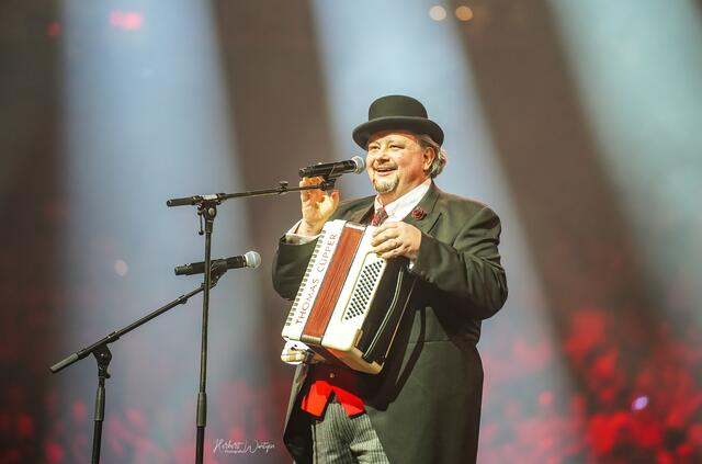 Veranstaltung "11. im 11. - immer wieder kölsche Lieder" Veranstalter: Gastpieldirektion Otto Hofner GmbH, Köln, www. konzert-hofner.com
