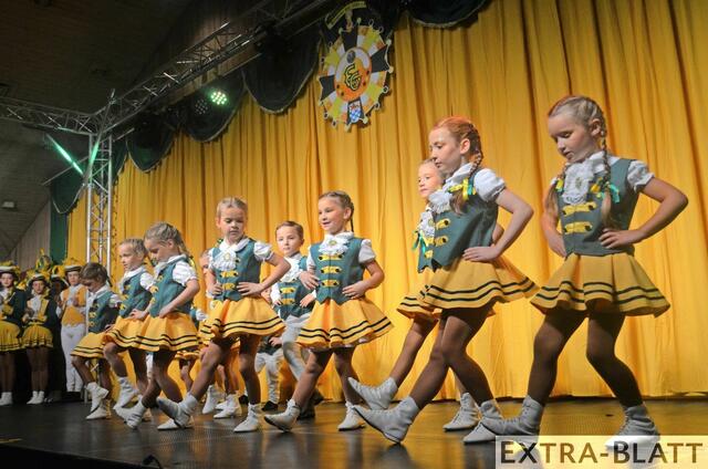 Auftritt der Tanzgruppe „Minis“. | Foto: Gaebel