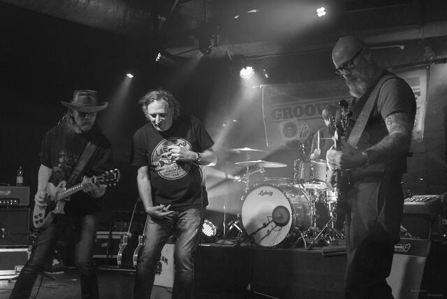 Groovin' Stuff - beim Opening im Op D'r Eck in Berzdorf.  | Foto: Horst Daas