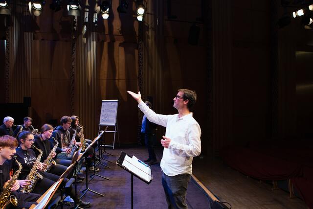 Bandleader Martin Endrös kann sehr stolz auf seine Mannschaft sein. Vor dem Workshop war seine Band schon sehr gut. Jetzt ist sie noch besser. | Foto: Torsten Rabe