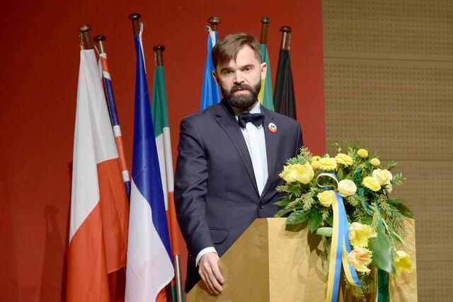 Jakub Wawrzyniak sah in dem Akt „mehr als ein Symbol. Es ist ein Zeichen der Hoffnung, nicht nur für hier und jetzt! Freundschaft wächst!“ 