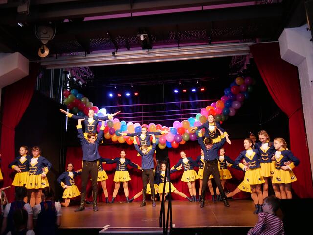 Zum Abschluss eingesprungen war das Kinder- und Jugend-Tanzcorps der KG Löstige Postillione - mit drei Tanzpaaren.  | Foto: Anita Brandtstäter