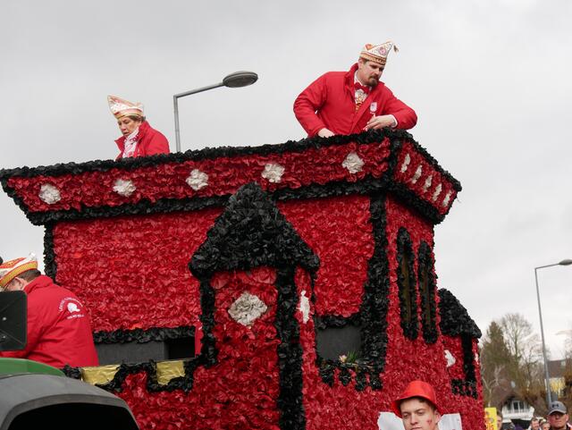 Prunkwagen der KG Löstige Flägelskappe.  | Foto: Anita Brandtstäter