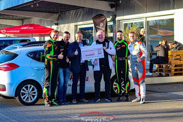 Das Team Arndt FAIRmieten.
v.l. André Krumbach, Rolf Braun, Matthias Arndt (Arndt FAIRmieten), Heiko Melzow (Race4Hospiz e.V.), Leon Baun, Lucas Daugaard | Foto: Racephotography by Denis P.