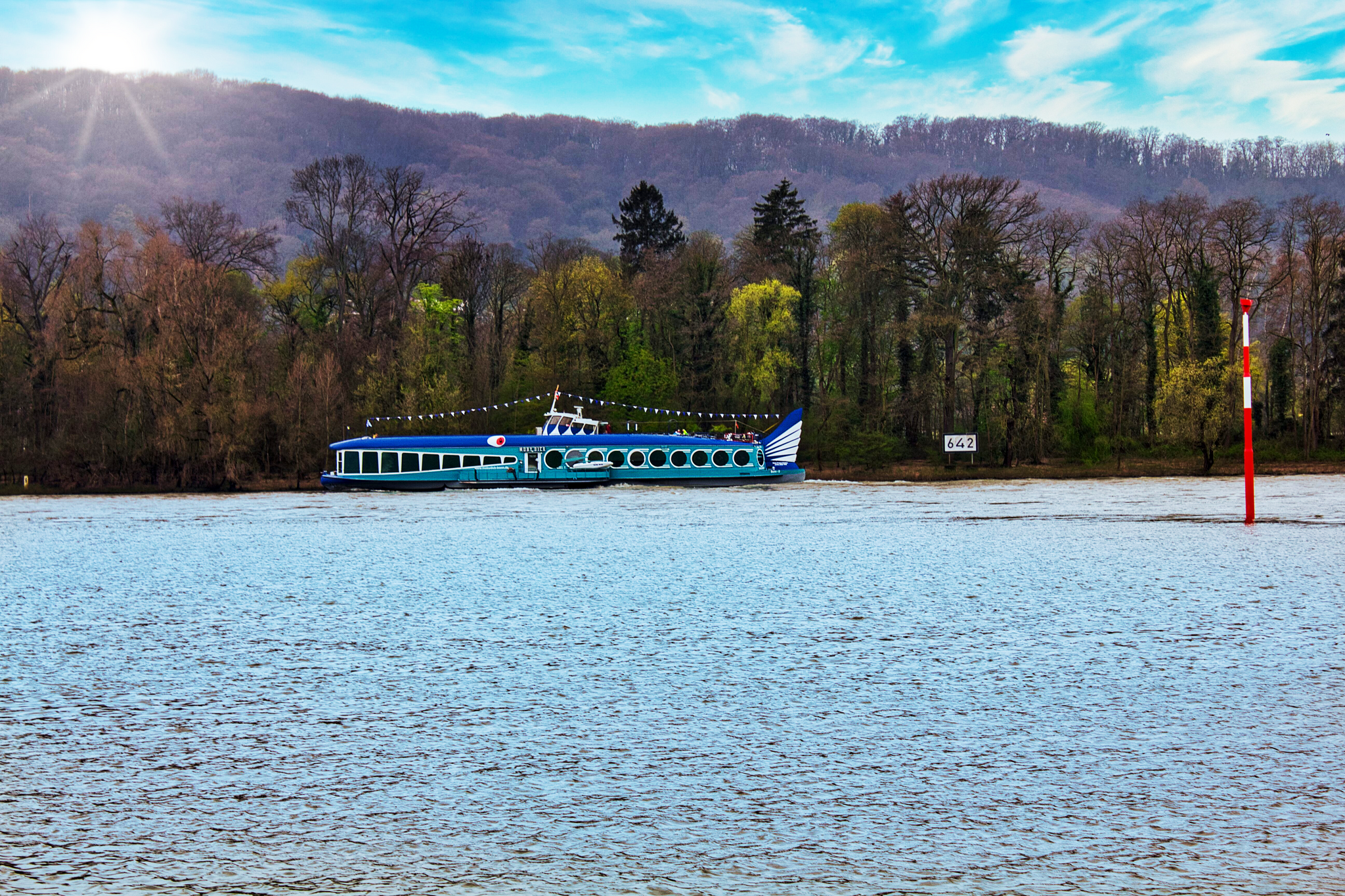 Motor für den Tourismus: Schifffahrt auf dem Rhein von Köln bis Linz ...