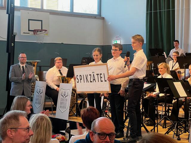 Jugendorchester bei der Vorstellung | Foto: @Wilfried Storb