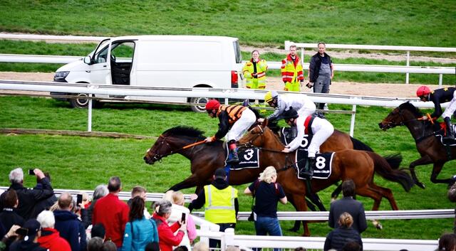 Sieger im 1.FC Köln Preis: Andrasch Starke &amp; Timotheus (Nr.3) | Foto: Horst Nauen