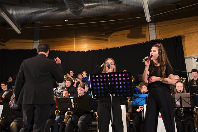 Die Sängerinnen der Big Band | Foto: Torsten Rabe