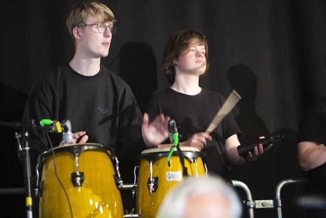 Sorgen immer für den richtigen Groove. Die Schlagzeuger der Big-Band der Musikschule La Musica | Foto: Torsten Rabe