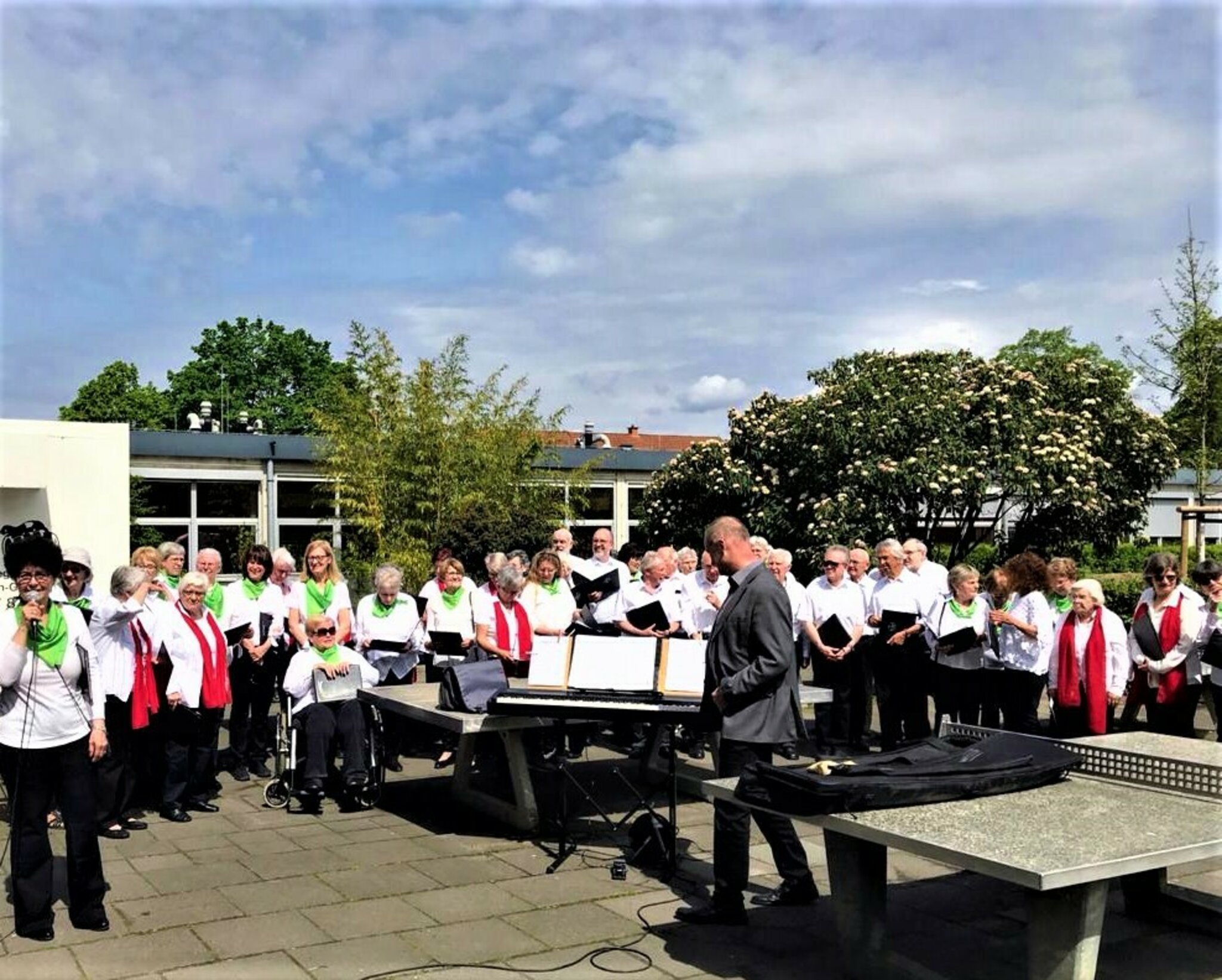 Mit Gesang Stimmung erzeigt „Frühlingsträume“ Bergisch Gladbach