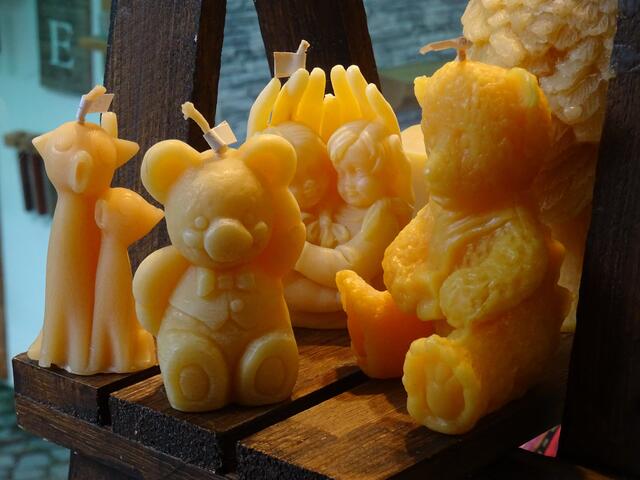 Bienenwachskerzen - geht nur mit Honigbienen! | Foto: Bildrechte: Stefania Herod