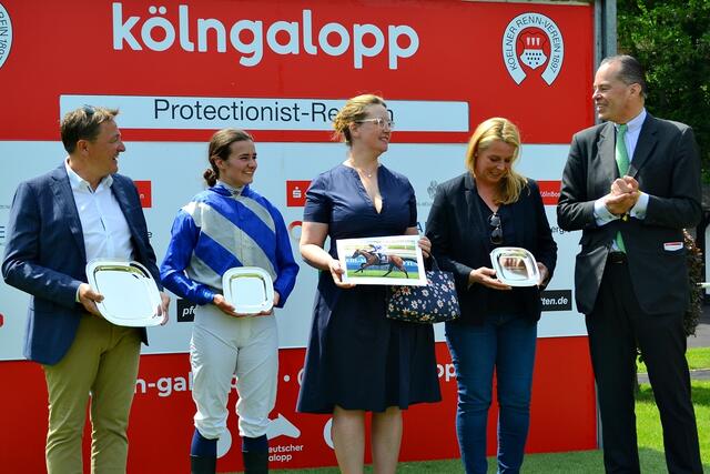 Siegerehrung für Spirit of Dreams &amp; Anna van den Troost | Foto: Horst Nauen