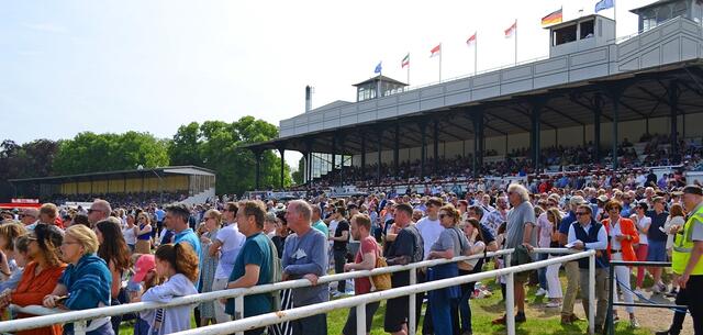 Gute Stimmung bei 13.000 Zuschauern | Foto: Horst Nauen