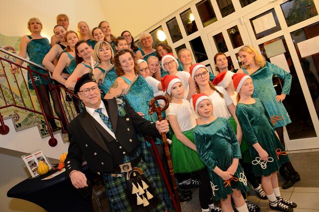 Benefizkonzerte LLH Michael Enders &amp; Bon(n)-Roses | Foto: Bildrechte: Maxx Hoenow