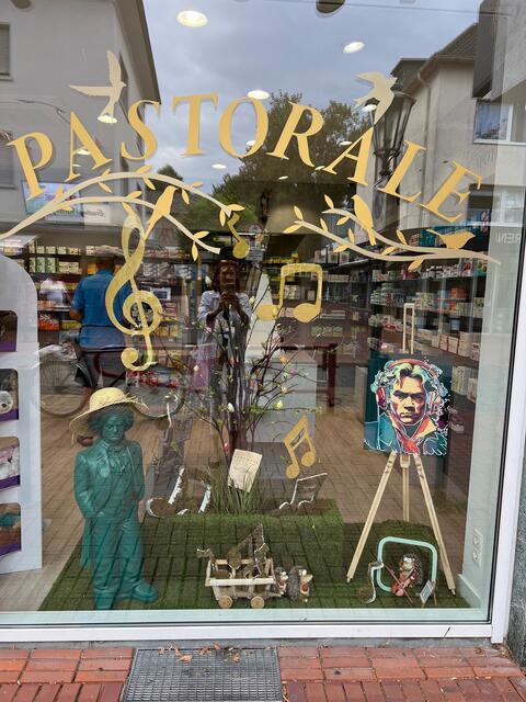 Schaufenster B -
Engel Apotheke
Rochusstraße 192 
Bonn-Hardtberg  | Foto: Bürger für Beethoven e.V.