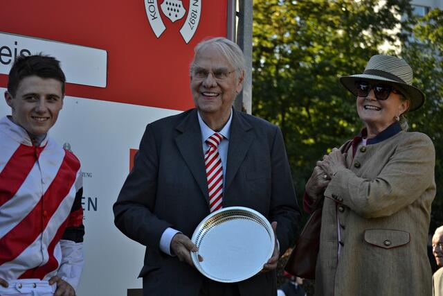 Albrecht Woeste strahlte über den Sieg seiner Stute "Lydia" | Foto: Horst Nauen