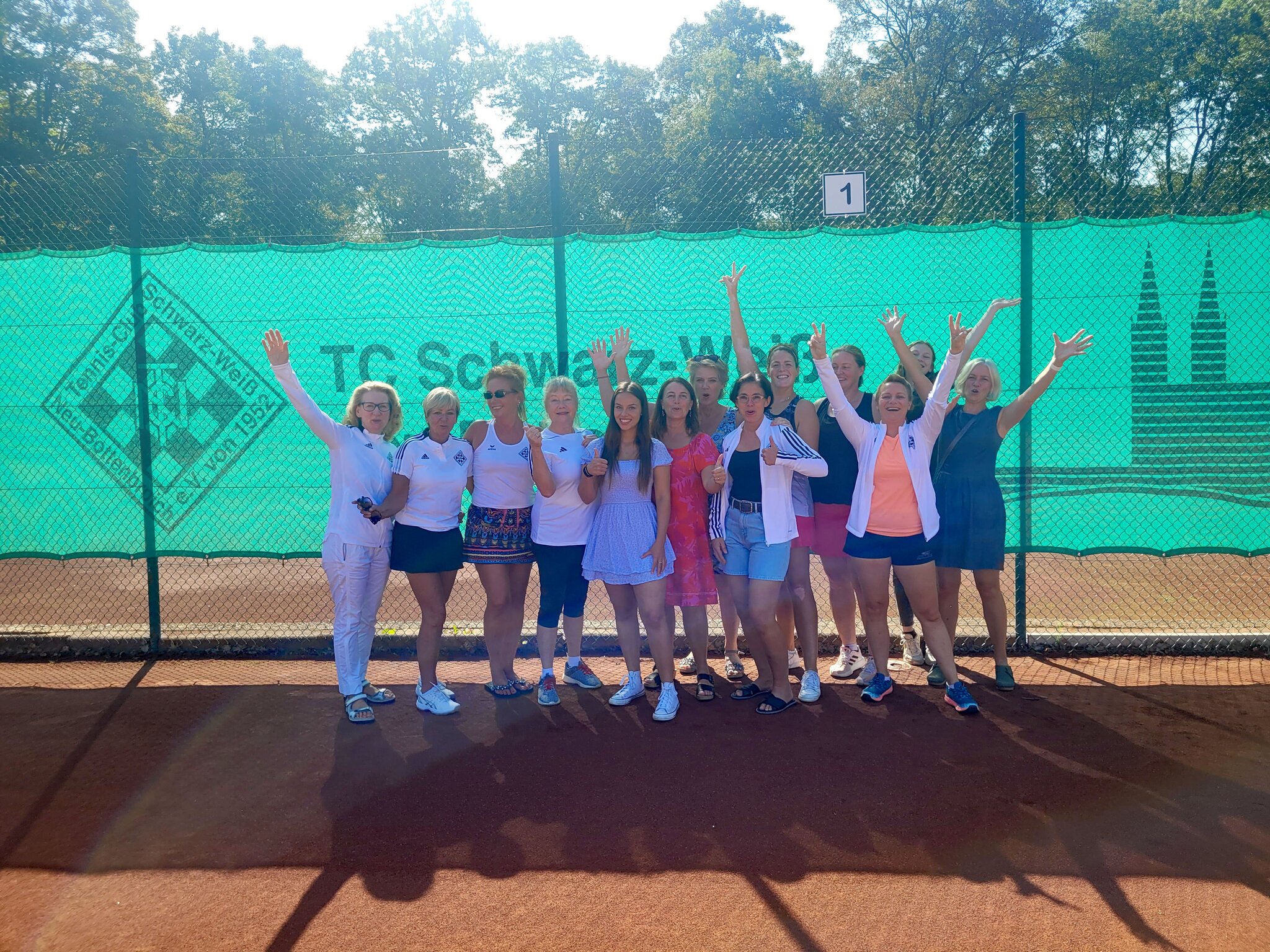 TC Schwarz-Weiß Neu-Bottenbroich: Tennisdamen waren überaus erfolgreich ...
