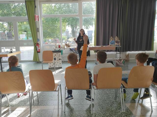 Eine Frage bitte... | Foto: Renate Könen