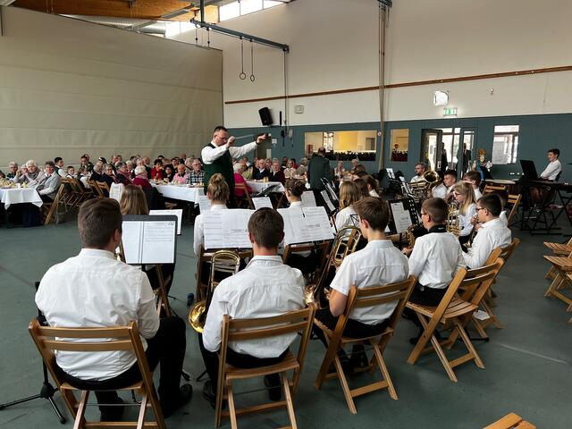 Dirigent Florian Rösner und das Jugendorchester | Foto: @Copyright: Wilfried Storb