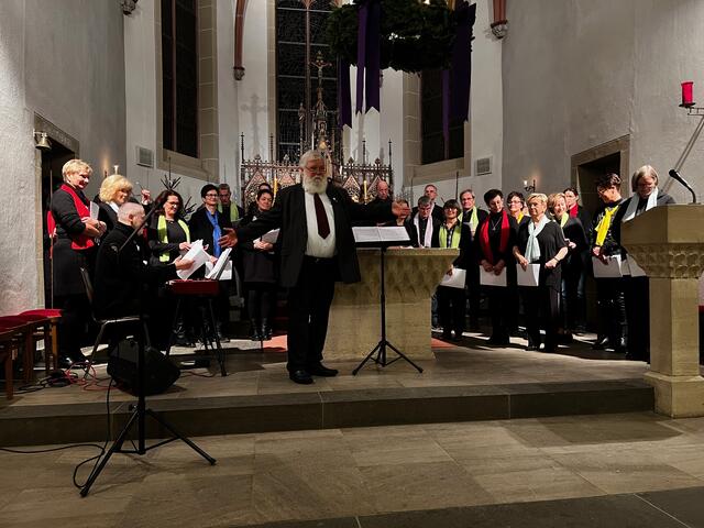Gospelchor mit Dirigent Gerhard Klein | Foto: Copyright: Wilfried Storb