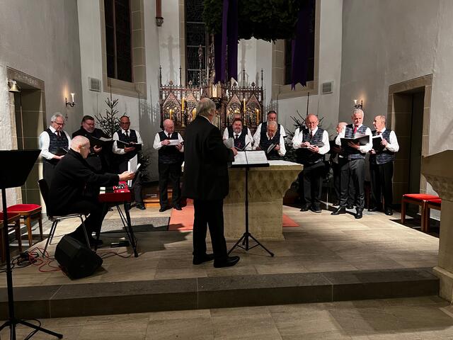 MGV mit Roland Dill und Gerhard Klein | Foto: Copyright: Wilfried Storb