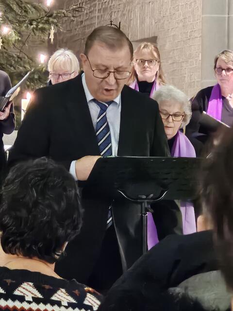 Chorleiter Wolfram Kastorp vom Troisdorfer Frauenchor FURORE 1948 e V.  | Foto: Dietmar Reddel