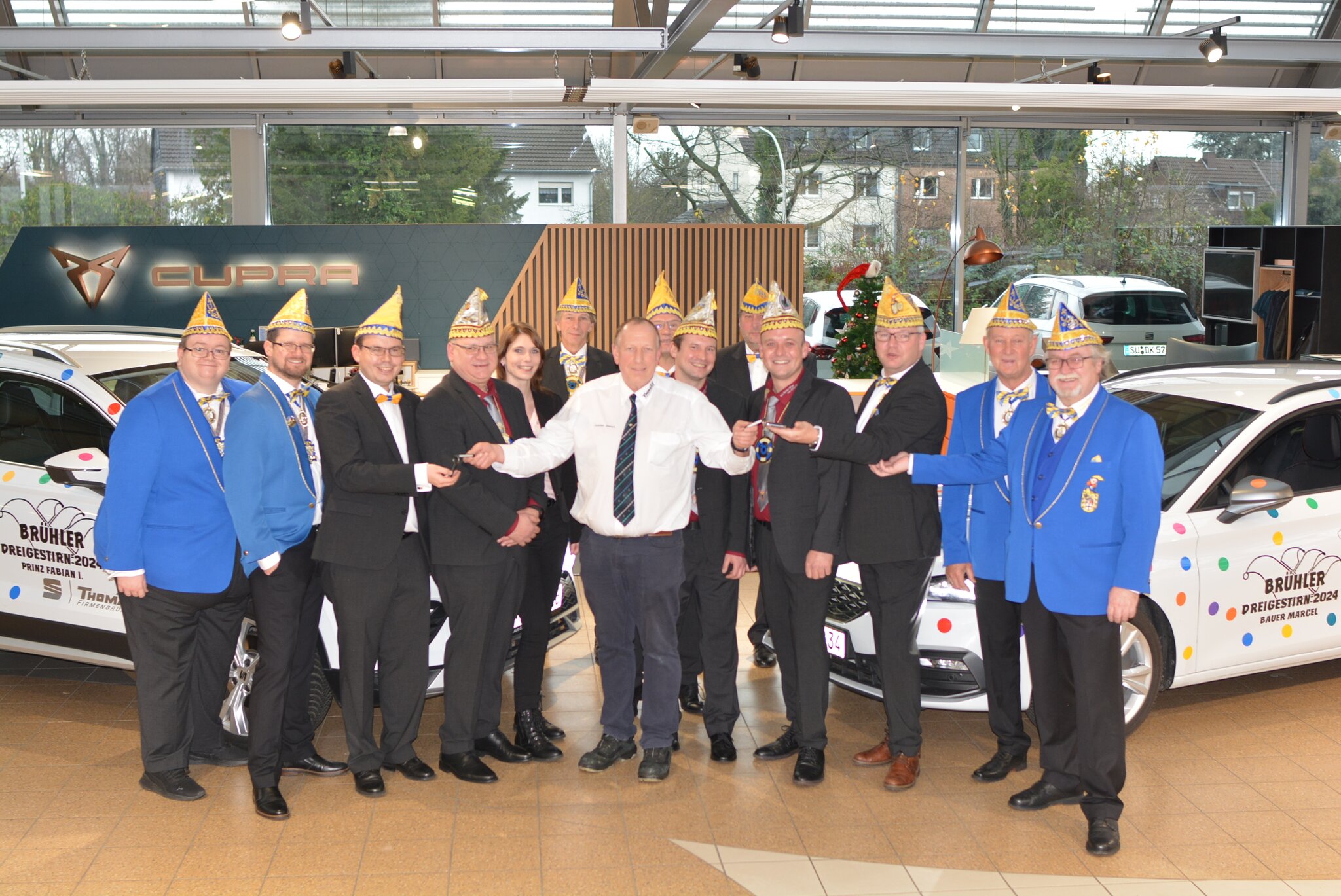 DoppelPremiere Autohäuser Karlsohn und Thomas machen Tollitäten mobil