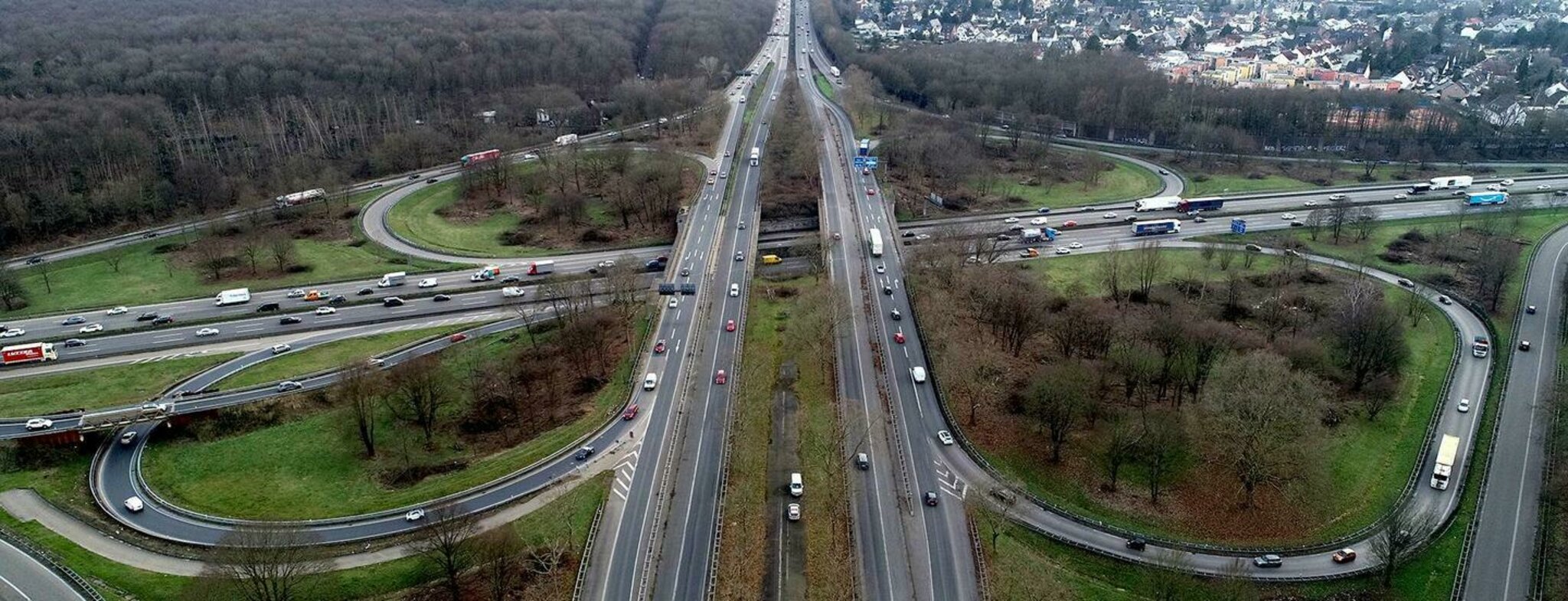 Autobahn Kreuz Köln-Süd: Um- und Ausbau soll Staus beseitigen - Brühl