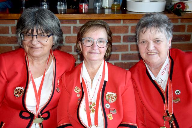 Ohne viele fleißige Helferinnen und Helfer geht es nicht.