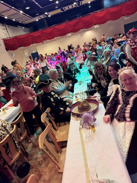 Prinzessin Elke I. mit ihrem Gefolge | Foto: Blatt-Gold