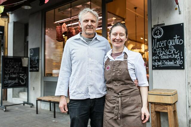 Sabine und Werner Eckart führen den Familienbetrieb.  | Foto: Eckart