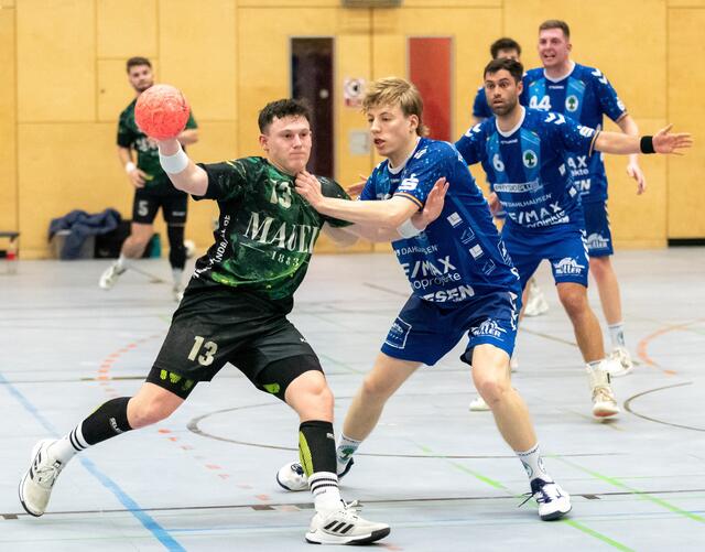 Jonne Sjölund in der Abwehr | Foto: Heiko Lindenthal