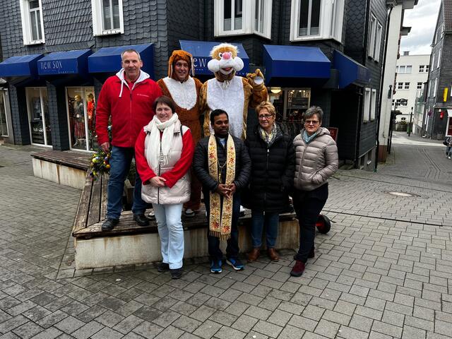 KG Baulemann, Osterhasen, Kaplan Kingsly und ein Teil der Einzelhändler aus der Marktstraße